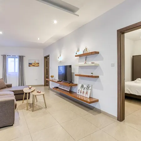 A Comfy 2br With Balcony Views In By 360 Estates Apartment *