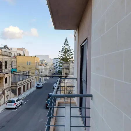 A Comfy 2br With Balcony Views In By 360 Estates Apartamento Kalkara