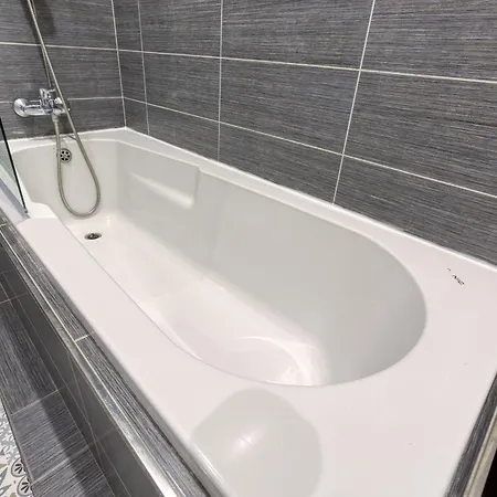 A Comfy 2br With Balcony Views In By 360 Estates * Kalkara